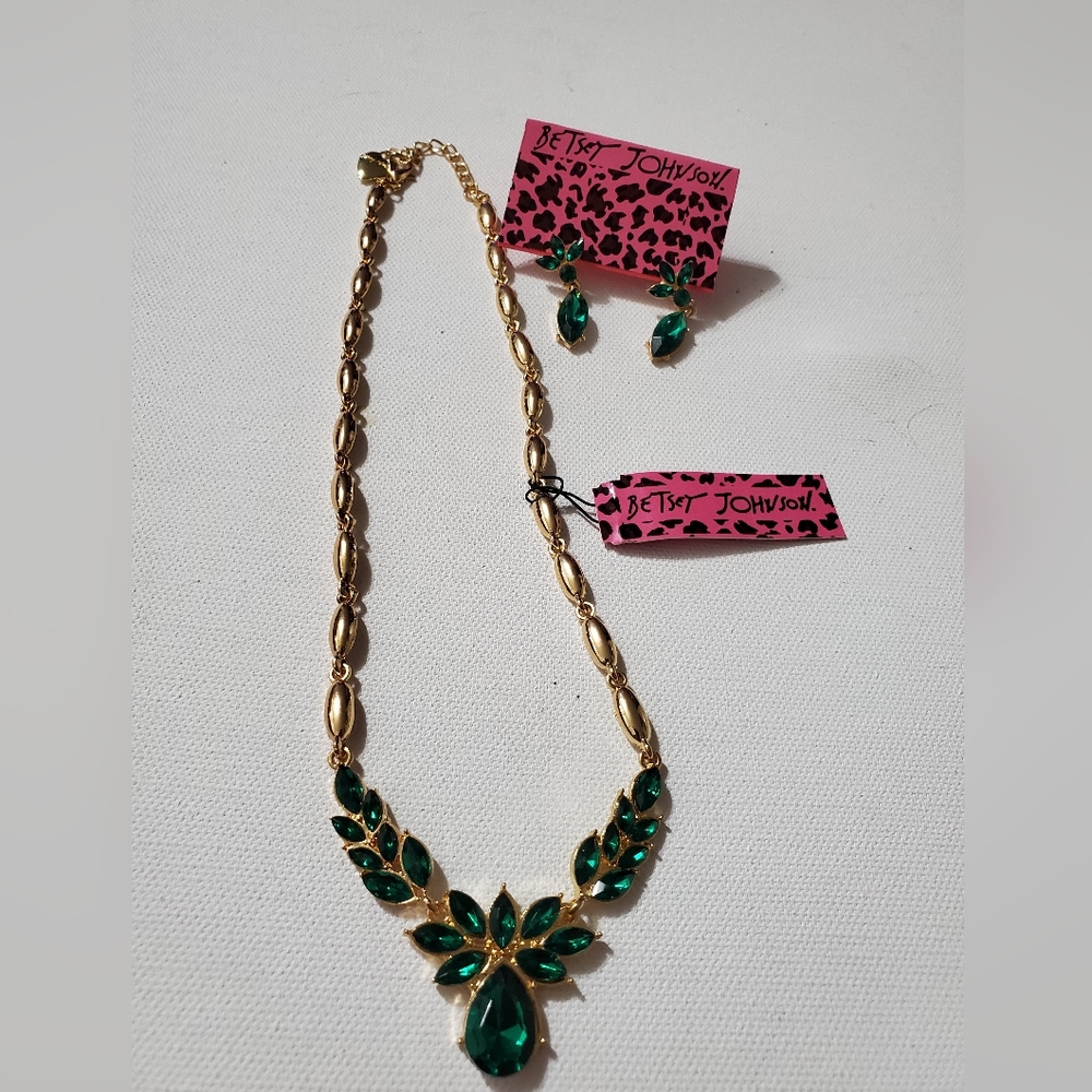 Betsey johnson necklace and earrings bundle